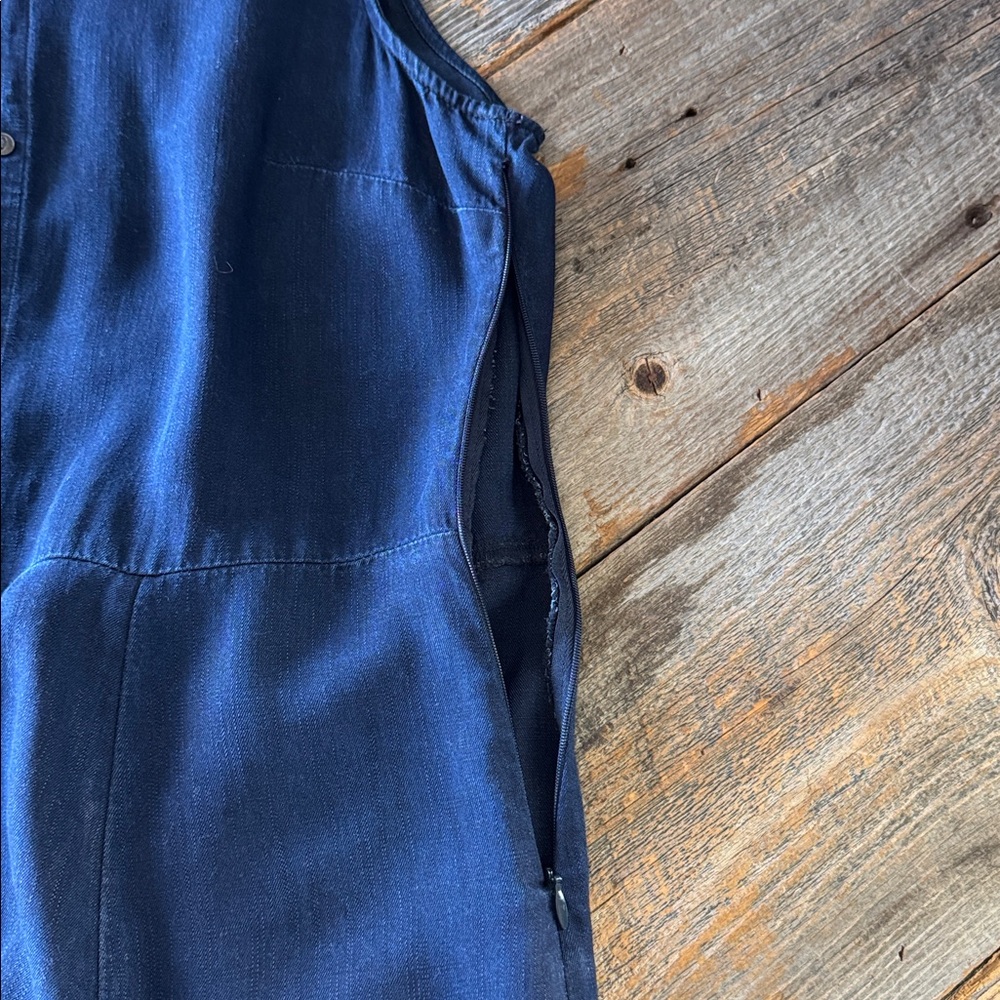 Banana Republic Chambray Denim Blue
Sleeveless Lyocell Shirtdress Size 10 - Picture 14 of 14